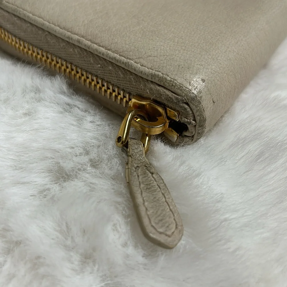 Prada Zip Continental Leather wallet - Picture 8 of 17